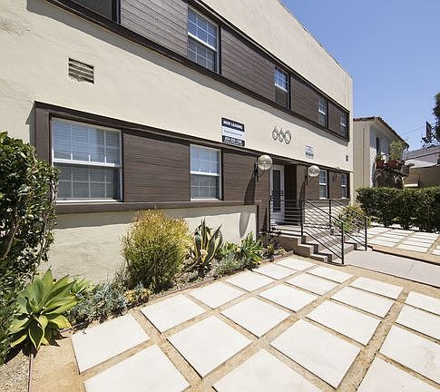 2nd image of 660 S Cloverdale Ave