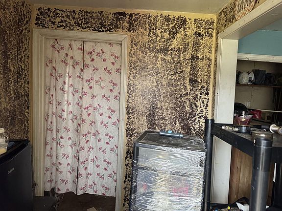 5th image of 71 Merrill Ave