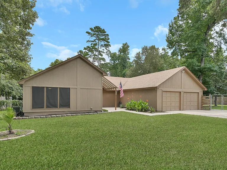 5928 Sinclair Dr — Photo 3