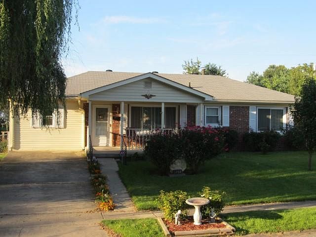 1st image of 511 Greenbriar Dr