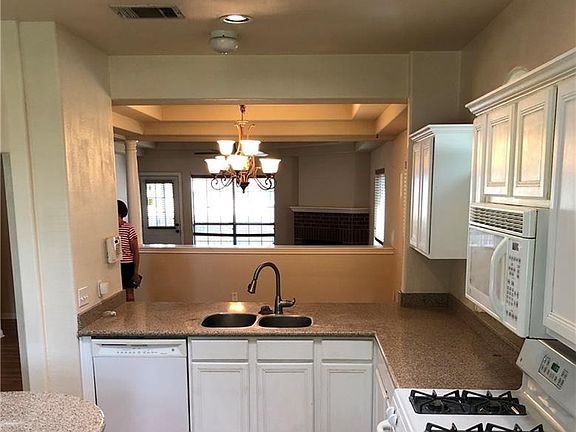 3rd image of 2101 Chaparral Dr