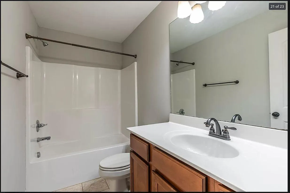 3855 Lochdale Ter — Photo 3