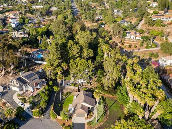 102 Stephanie Ln, Vista, CA 92084