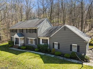 52 Wolf Hill Dr, Warren, NJ 07059