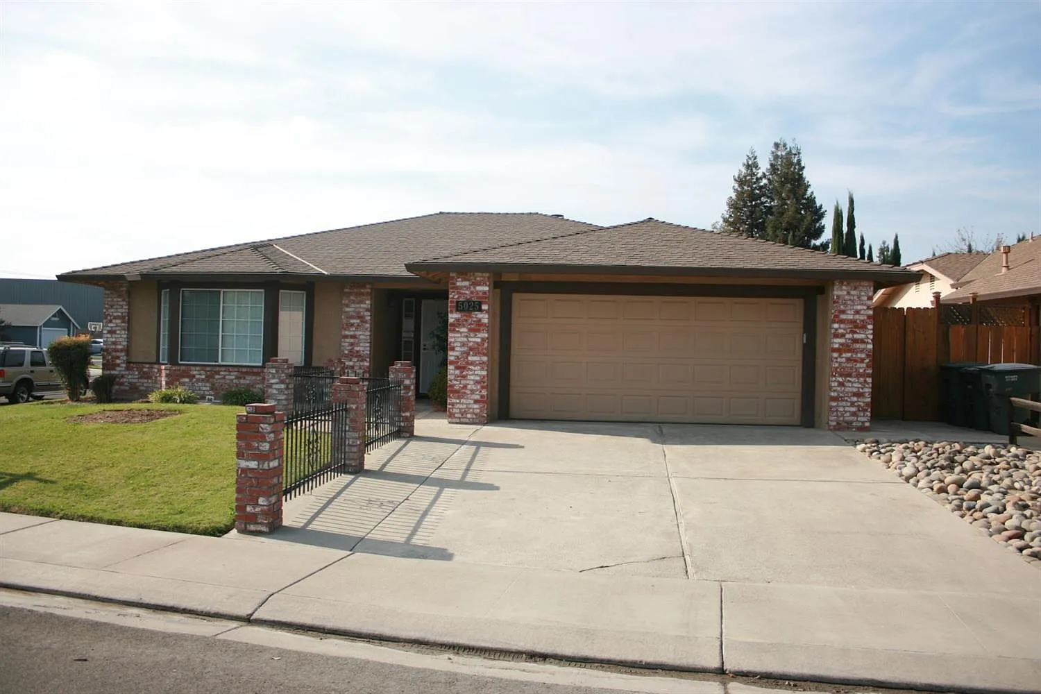 5025 Tamara Way photo 1