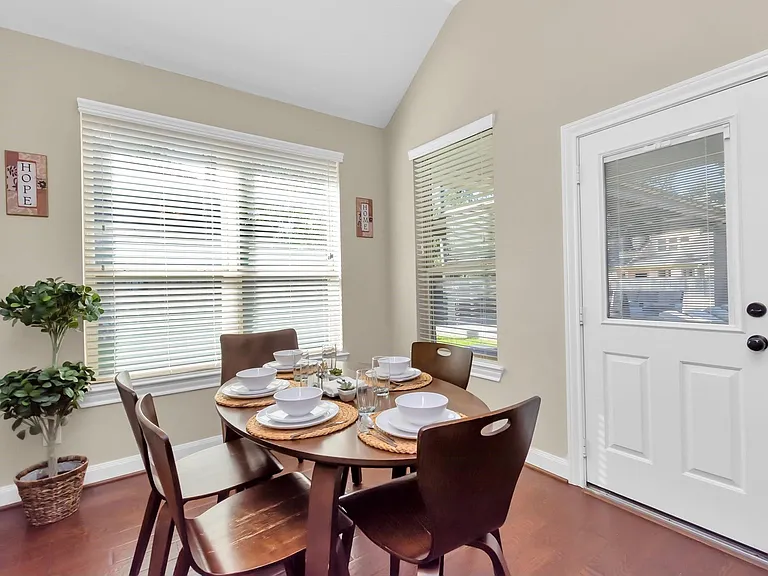 63 S Victoriana Cir — Photo 12
