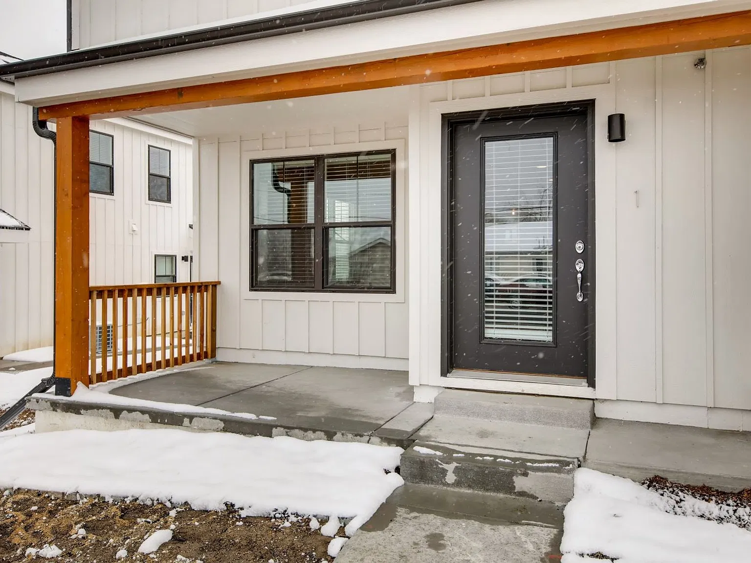 Irving Row - Modern 3-Bedroom Townhome with Open Living Space & Upstairs Laundry — Photo 4