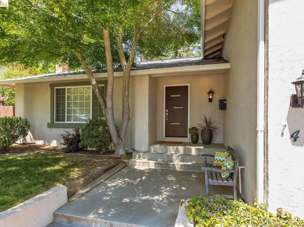 147 Natalie Dr, Moraga, CA 94556