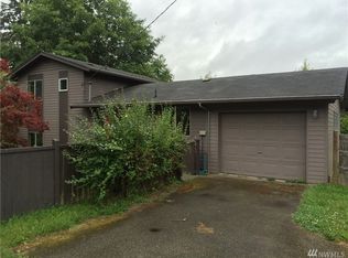 5980 Maxwelton Rd, Clinton, WA 98236