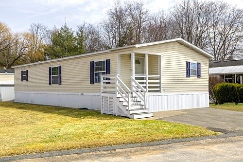 1st image of 556 Central St #141