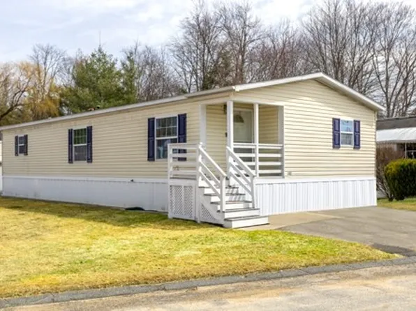 556 Central St #141, Leominster, MA 01453