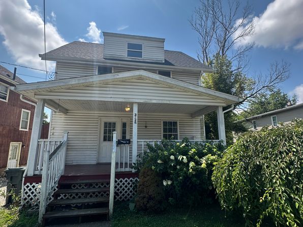 2726 Mahoning Rd NE