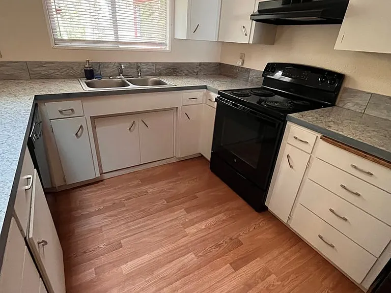 711 83rd Ave SW — Photo 17