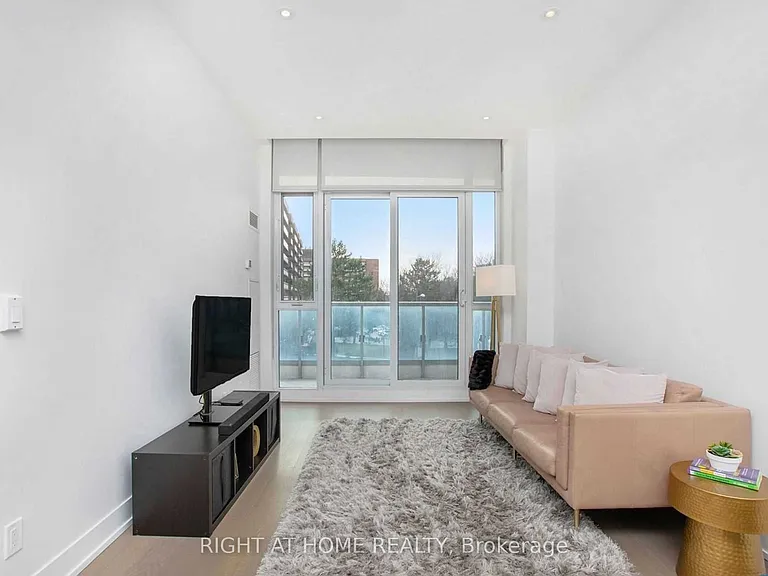 9471 Yonge St #316 — Photo 7
