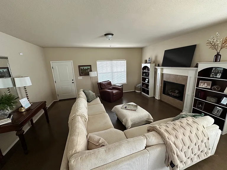3712 Glenwood Springs St — Photo 33