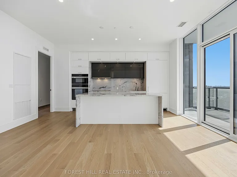 10 Inn On The Park Dr #Penthouse 3 — Photo 8