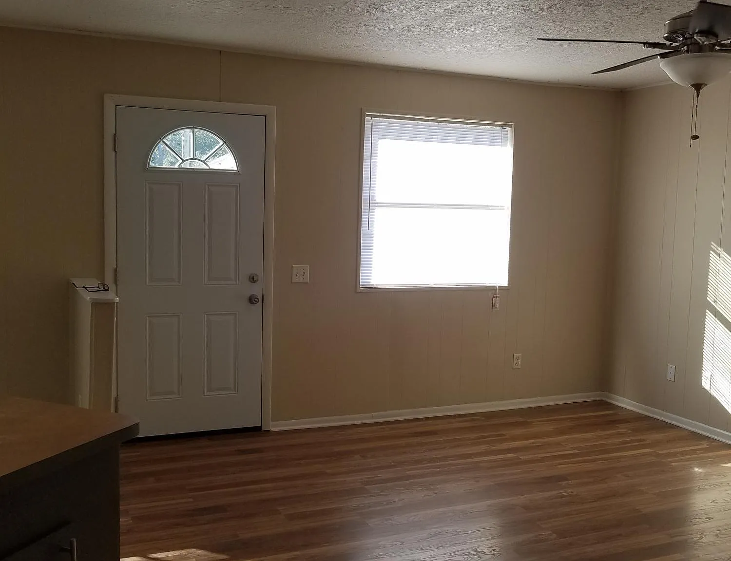 2 bed, 1.0 bath, 924 sqft, $1,700 — Photo 2