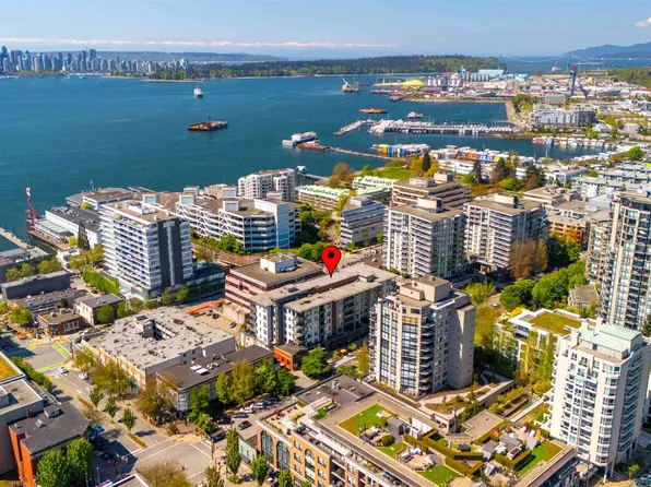 123 W 1st St #409, North Vancouver, BC V7M 0E5
