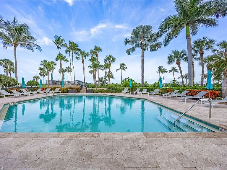 4551 Gulf Shore Blvd N #200 — Photo 33