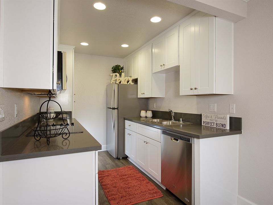 1st image of 8525 Villa La Jolla Dr APT B