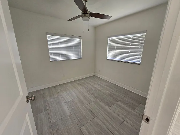 3027 SW 23rd Ave — Photo 8