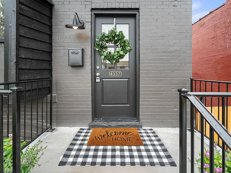 4337 Fyler Ave — Photo 2