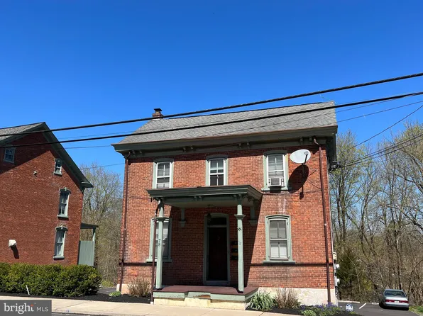 78 Main St, Schwenksville, PA 19473