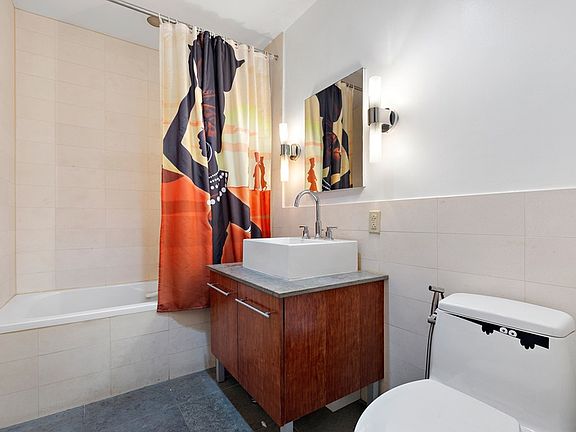 5th image of 517 W 46th St APT 104