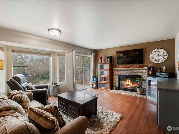 ~Living Room~>
