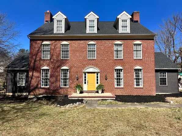 4203 Goshen Rd, Newtown Square, PA 19073