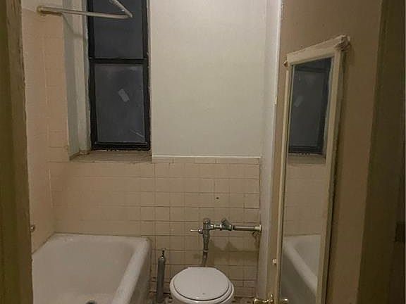 5th image of 446 Kingston Ave APT E9