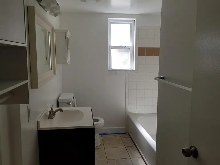 150 E Wentworth Ave — Photo 7