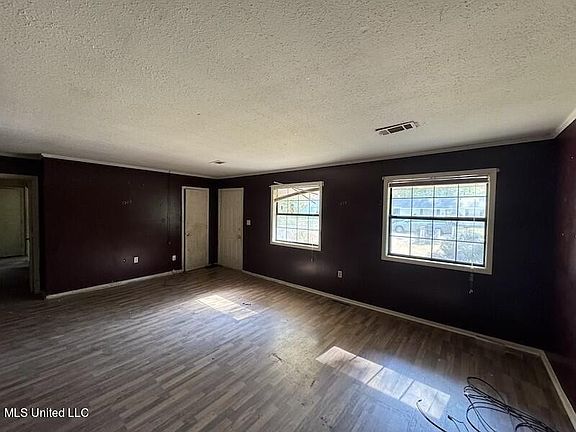 2nd image of 1156 Wooddell Dr