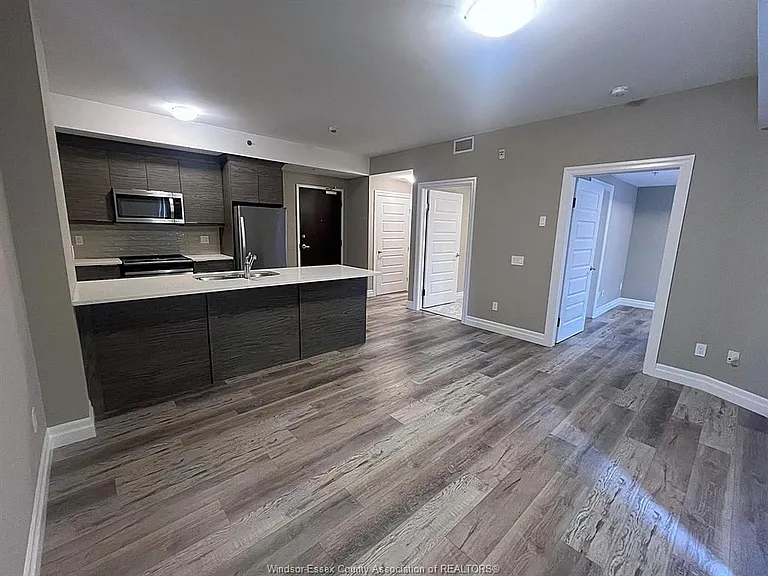 955 Ouellette Ave #102 — Photo 7