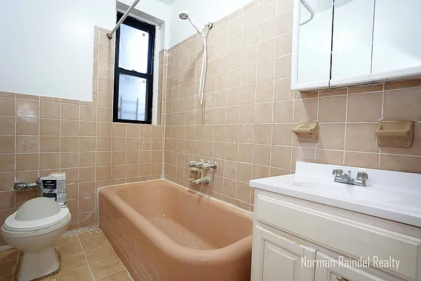 Rented by Norman Raindel, LREB | media 28