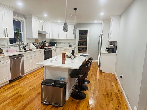 3rd image of 247 Linden St #B