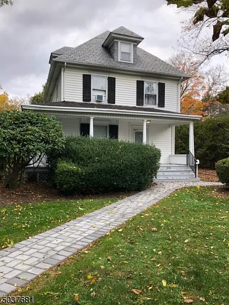 231 Hazelwood Ave photo 1