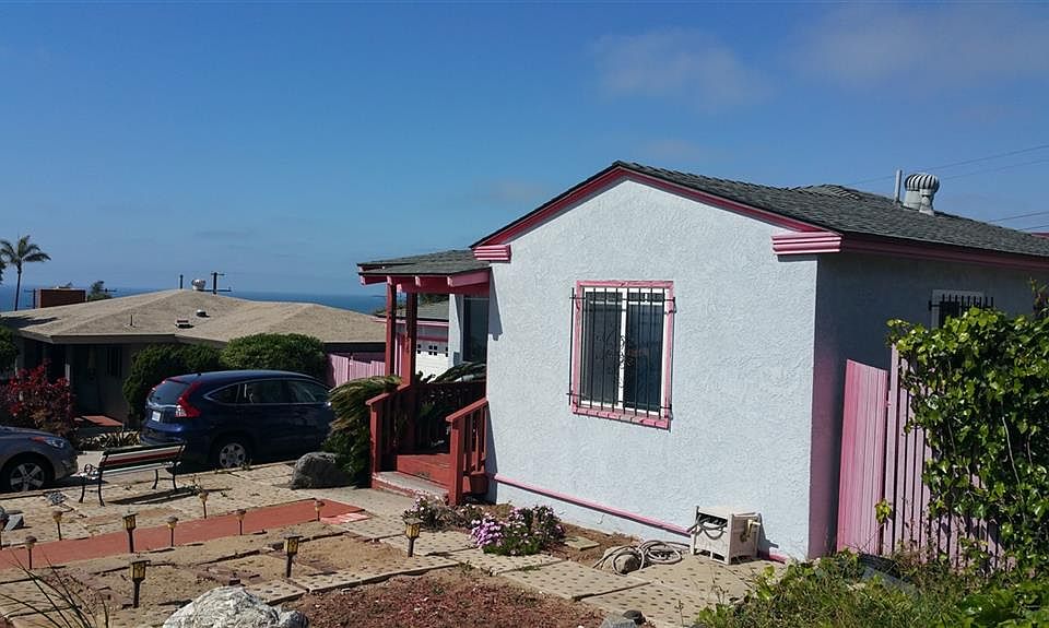 2nd image of 4444 Alhambra St