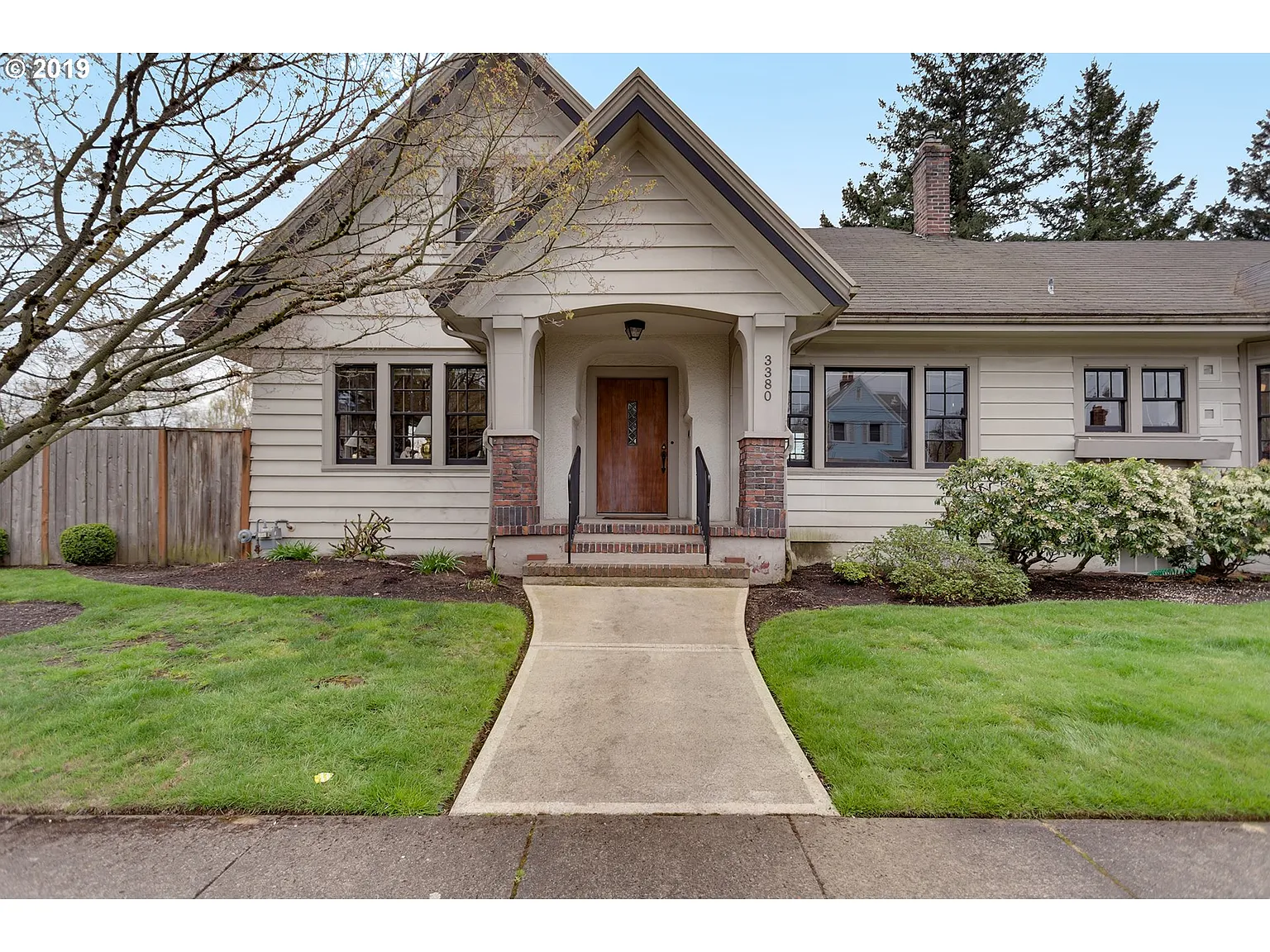 3380 NE Fremont St photo 1