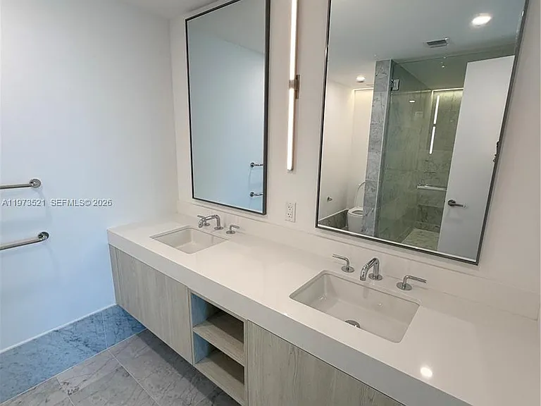 9201 E Bay Harbor Dr #303 — Photo 20