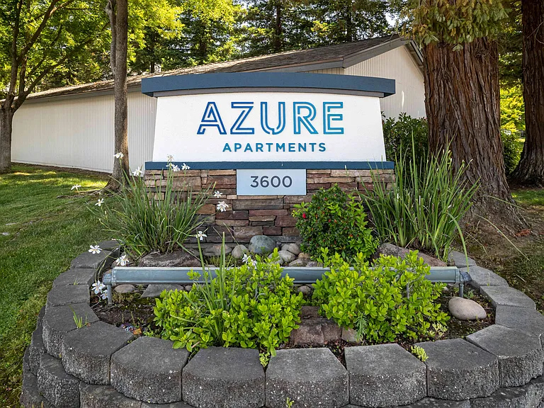 Azure — Photo 30