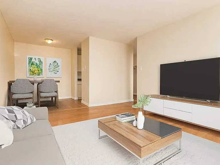 7315 Yellowhead Trl NW — Photo 5