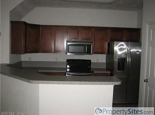 3rd image of 1216 Topgallant Ct