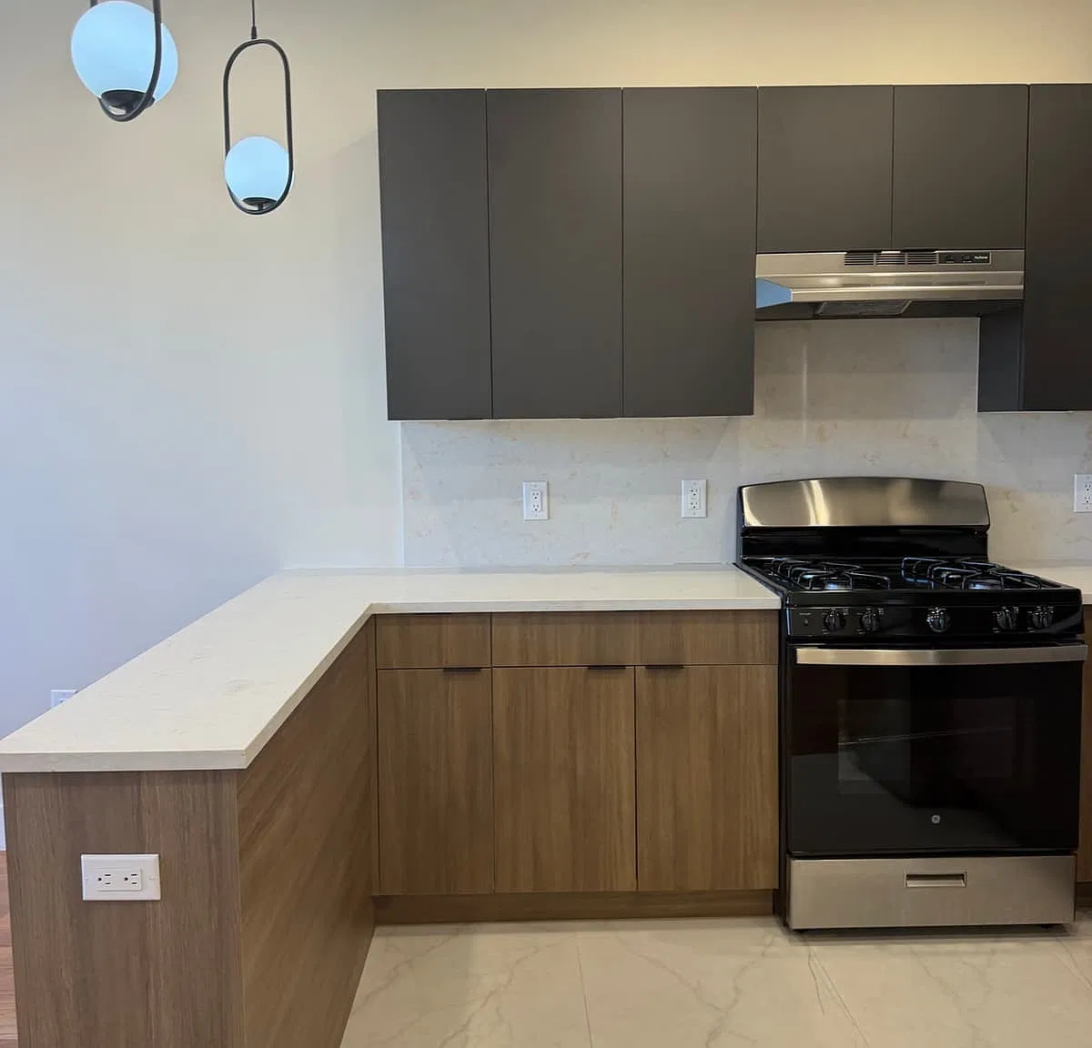 2 bed, 800 sqft, $2,195 — Photo 2