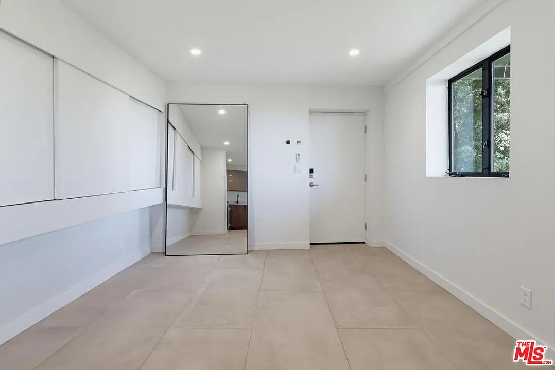 Studio, 1.0 bath, 400 sqft, $2,500 — Photo 3