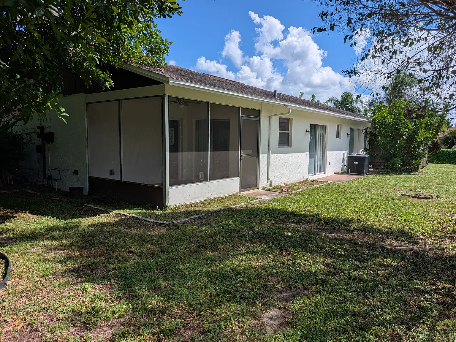2 bed, 1128 sqft, $1,500 — Photo 2