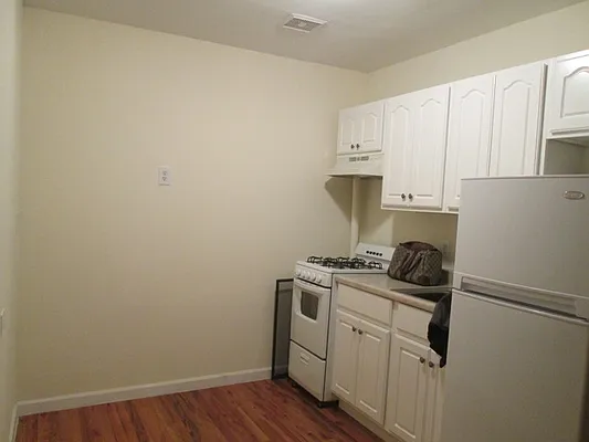 Rented by City Apt Group LLC | media 49