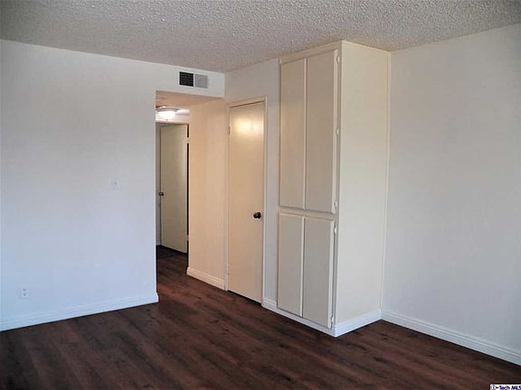 5th image of 344 Vine St APT 5