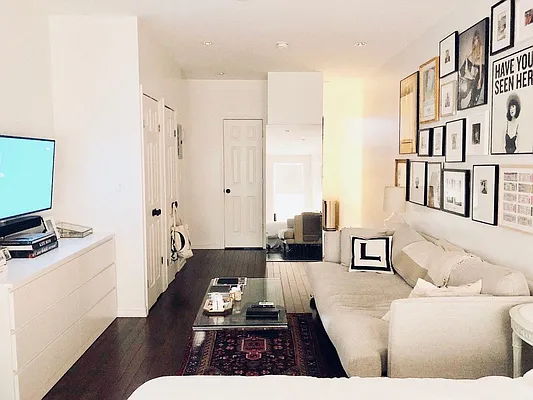 Rented by Bold New York | media 6