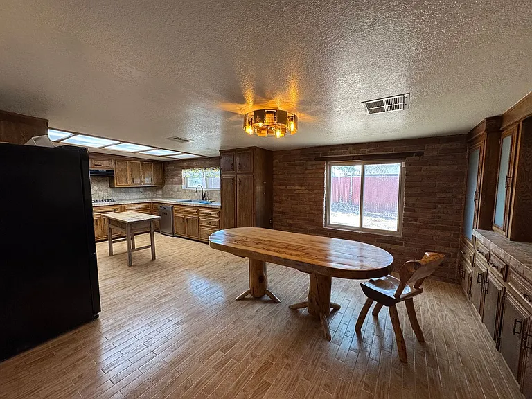 8893 S Calle Del Media — Photo 10